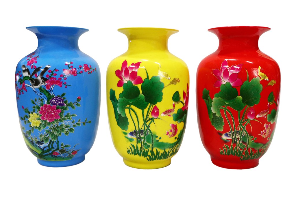 A set of three vases