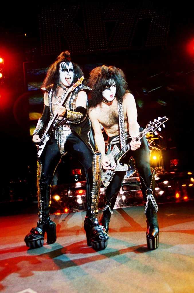 Kiss performing