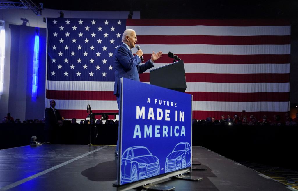 President Biden speaks at the Detroit Auto Show on Sept. 14, 2021, about the need to increase the manufacture of electric cars.