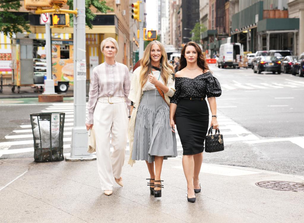 Cynthia Nixon as Miranda Hobbes, Sarah Jessica Parker as Carrie Bradshaw, Kristin Davis as Charlotte York.