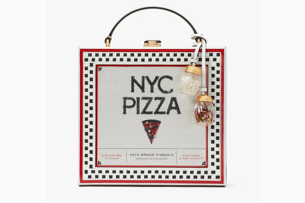 A NYC pizza box purse