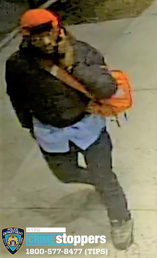 Surveillance photo of the suspect in the subway.