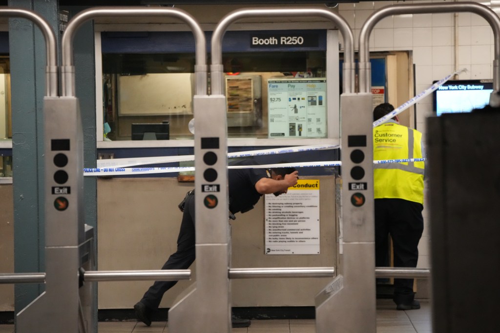 Scene of a slashing at the East 86th and Lexington Avenue subway