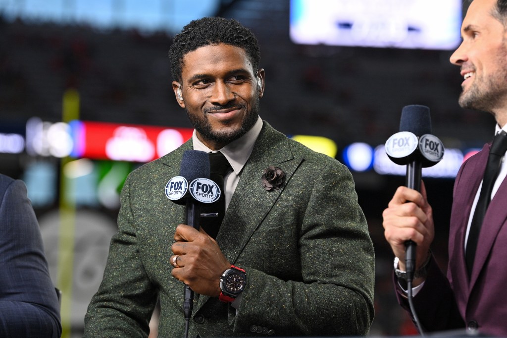 Reggie Bush is set to leave Fox Sports after a contract dispute.