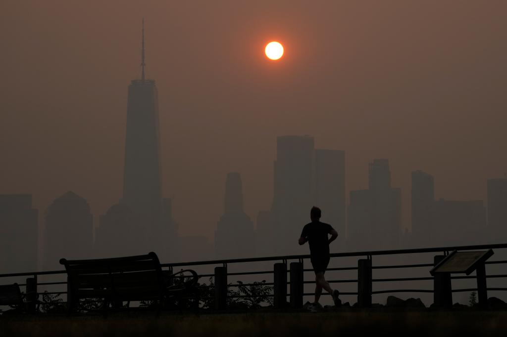 Runner in NYC amid the smoke