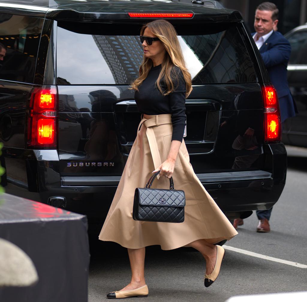 Melania Trump enters Trump Tower.