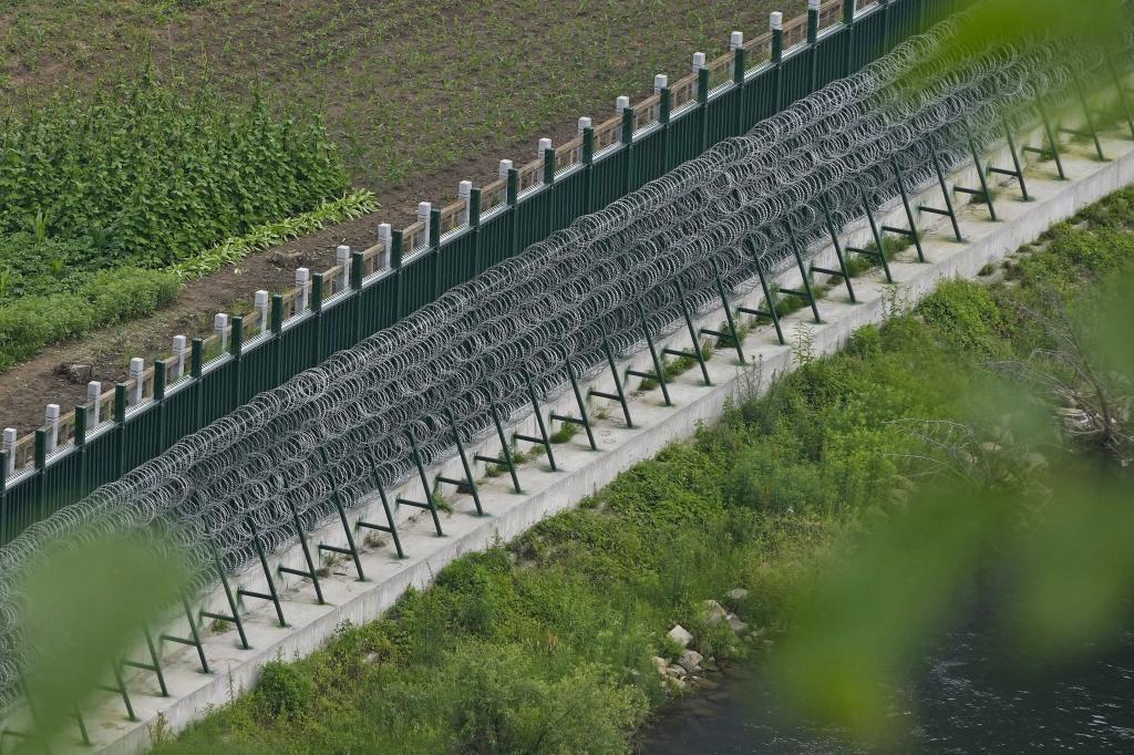 North Korea's new border fence with China