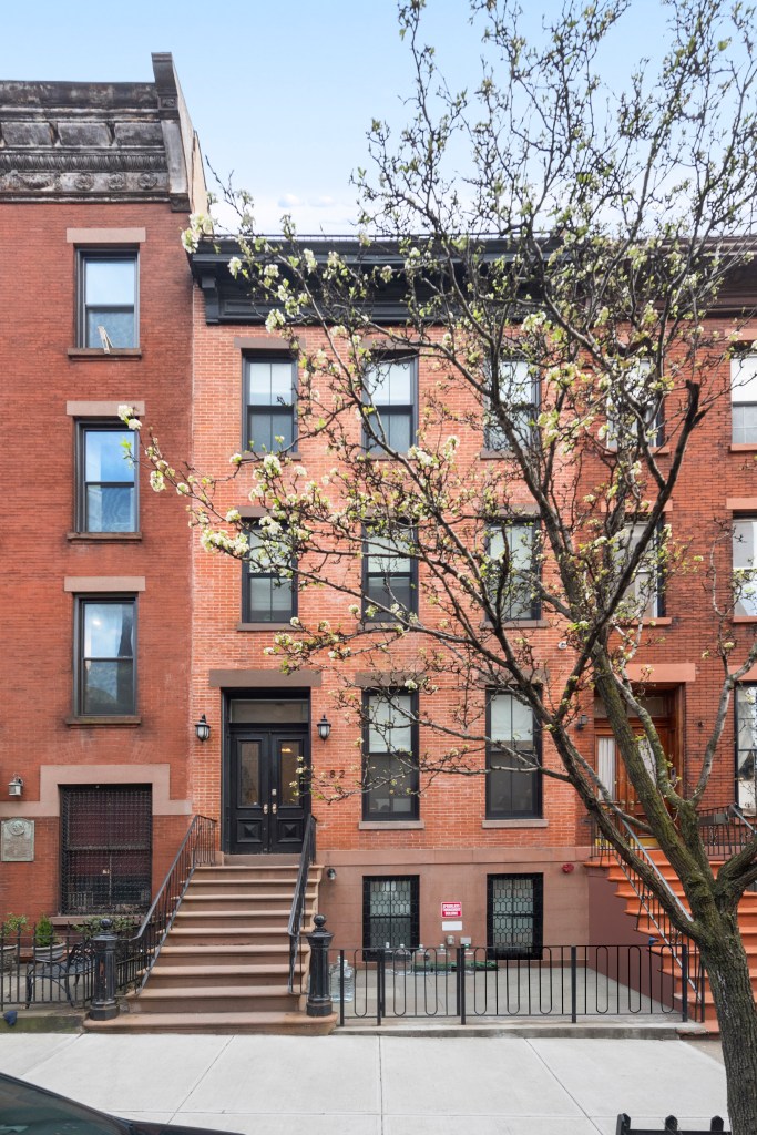 Brooklyn, however, edged out Manhattan overall, securing 22 spots among the top 50, with Cobble Hill as its priciest at $1.91 million.