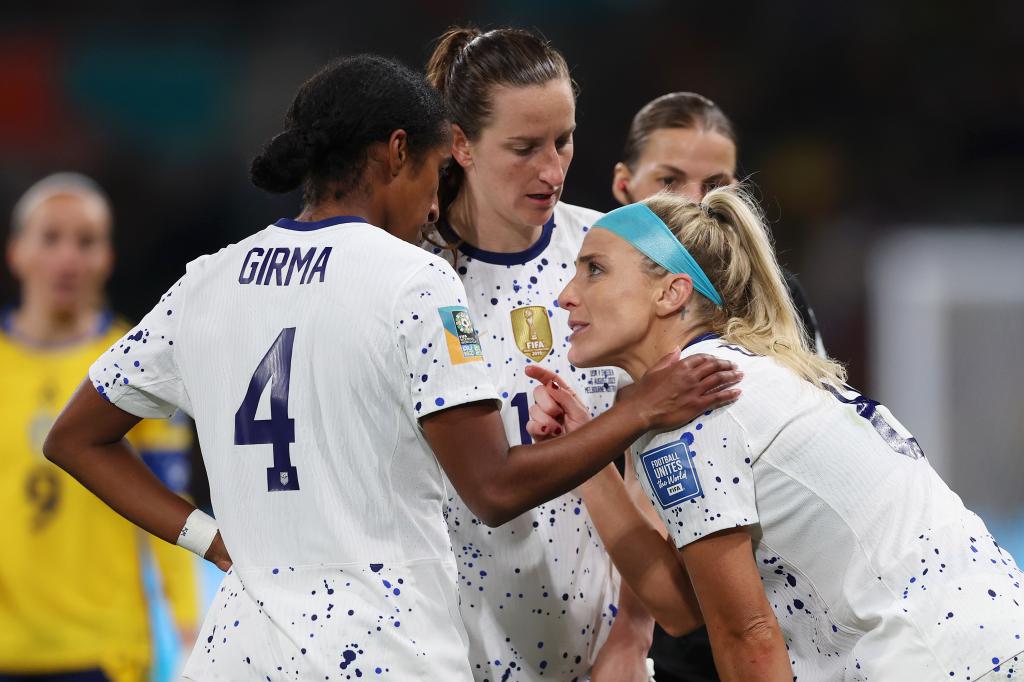 Julie Ertz (R) of USA talks with her teammates Naomi Girma (L) and Andi Sullivan (C) after fouled during the FIFA Women's World Cup Australia & New Zealand 2023 Round of 16 match between Sweden and USA at Melbourne Rectangular Stadium on August 06, 2023 in Melbourne / Naarm, Australia. 