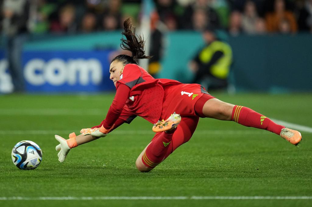 Zecira Musovic #1 of Sweden makes a save during extra time of the FIFA Women's World Cup Australia & New Zealand 2023 Round of 16 match between Sweden and the United States at Melbourne Rectangular Stadium on August 06, 2023 in Melbourne, Australia. 