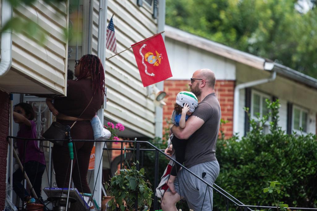 Francesco and Paula Marlett were seen walking into their home with their kids on Wednesday and looking calm together
