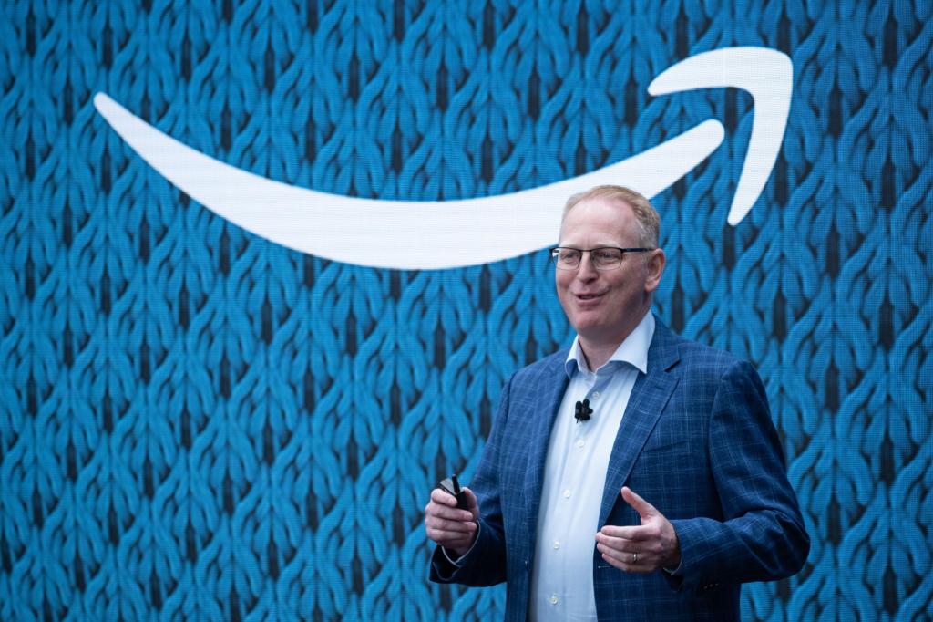 Amazon hardware boss Dave Limp is leaving the e-commerce giant after an over 13-year tenure to head up Jeff Bezos' Blue Origin.