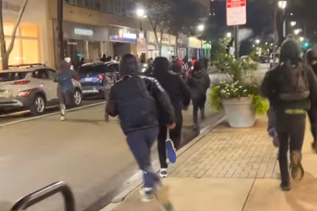 Following the mass looting that took place in the City Center neighborhood and its surrounding areas, Philadelphia police heightened security around the city on Wednesday night.