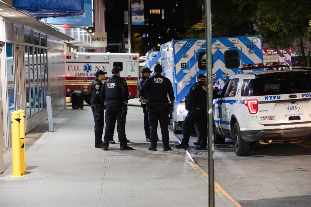 Police are seen mobilizing outside the Mt. Sinai Hospital on 59 St. in Manhattan, Monday, October 9, 2023, where a prisoner escaped from custody. 