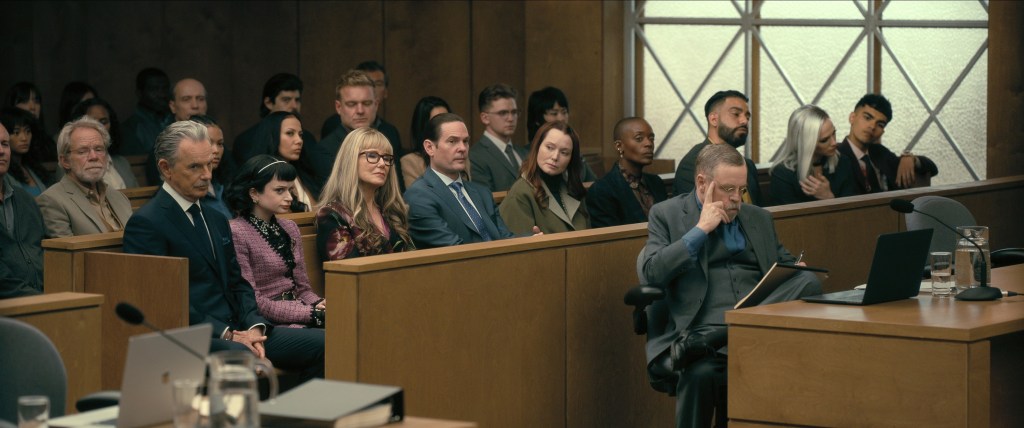 The Usher family in court: Bruce Greenwood, Kyliegh Curran, Ruth Codd, Crystal Balint, Matt Biedel, Mary McDonnell, Henry Thomas, Igby Rigney, Samantha Sloyan, Aya Furukawa, T'Nia Miller, Mark Hamill, Rahul Kohli, Kate Siegel and Sauriyan Sapkota. 