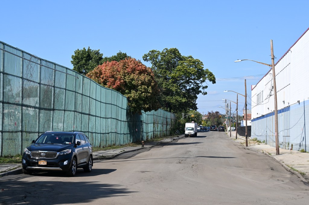 Bruner Avenue empty of motor homes