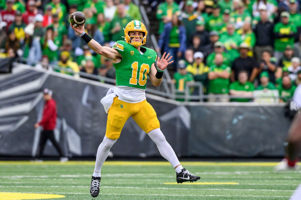 Bo Nix led Oregon over Washington State