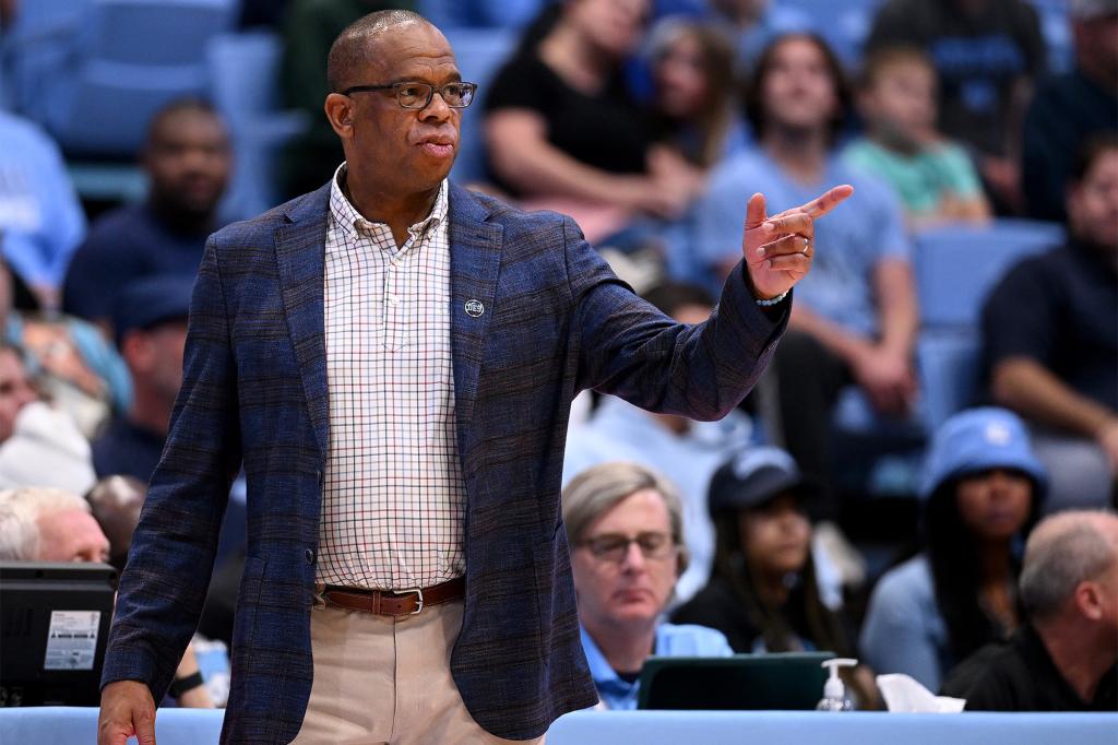 Hubert Davis and the Tar Heels didn't make the NCAA Tournament last year despite opening as the country's No. 1 team.