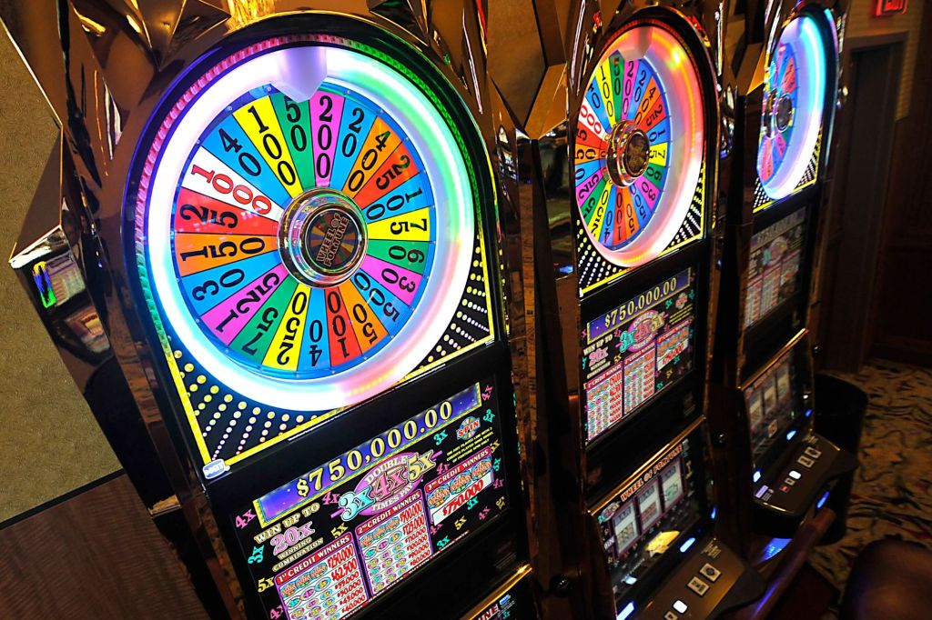 A lucky gambler turned a $2.50 bet into nearly $348,000 at a Wheel of Fortune Double Gold Gold Spin Slots machine at Harry Reid International Airport in Las Vegas.