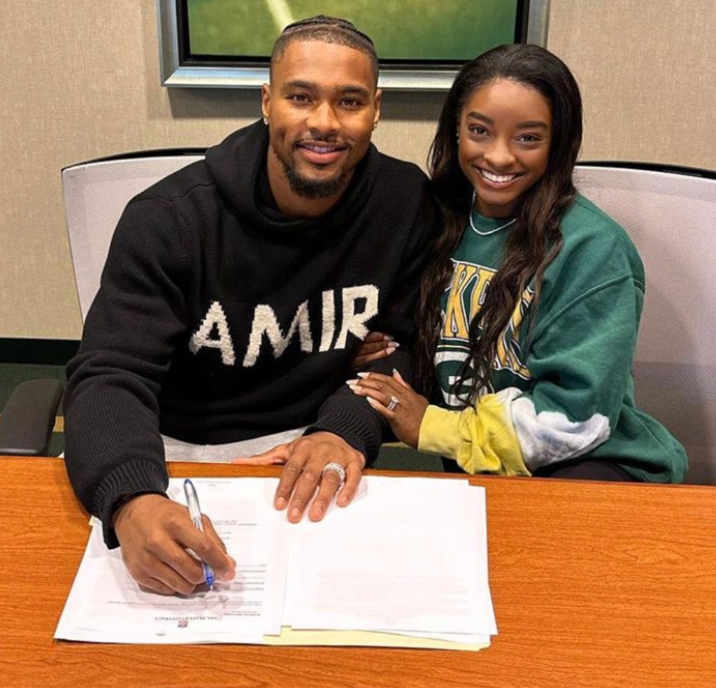 Jonathan Owens signed with the Packers in May 2023.