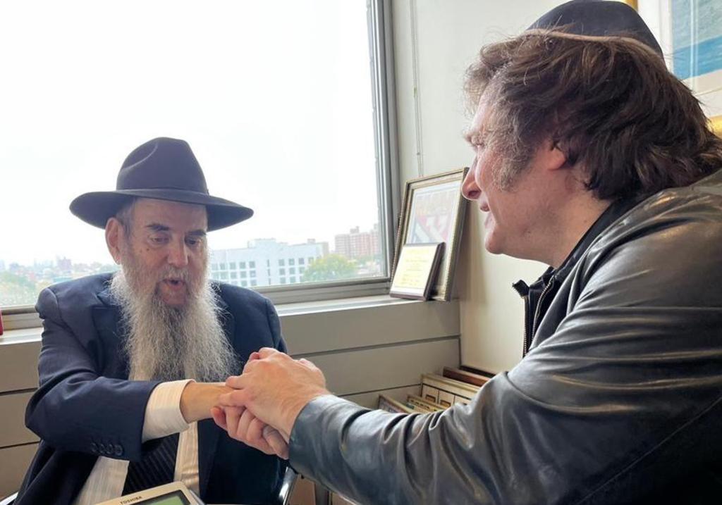 Argentina's new president Javier Milei greeting Rabbi Moshe Kotlarsky.