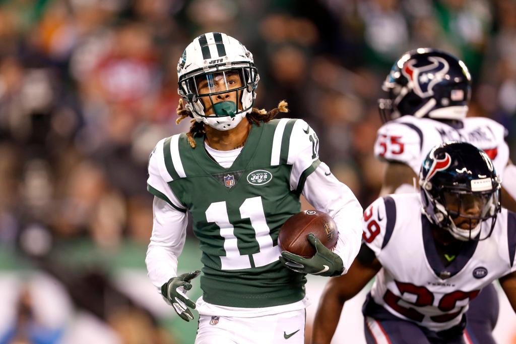 New York Jets wide receiver Robbie Anderson catches a touchdown pass from quarterback Sam Darnold, not pictured, during the first half of an NFL football game against the Houston Texans, Saturday, Dec. 15, 2018, in East Rutherford, N.J