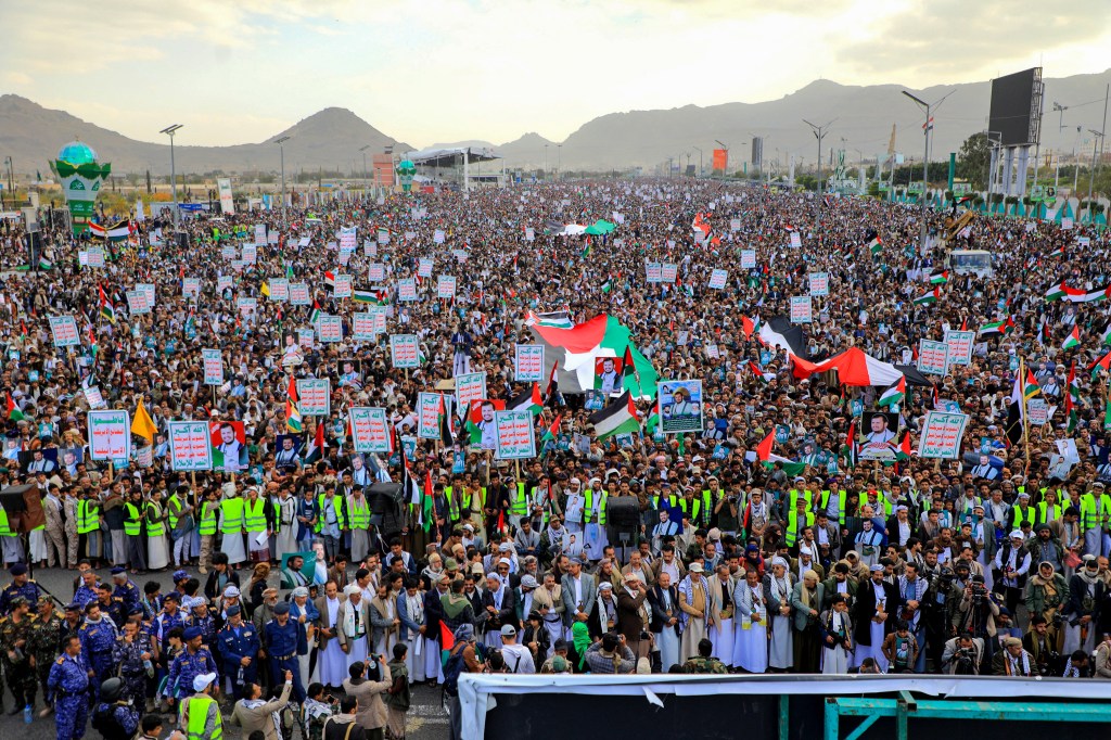 large pro hamas protest in yemen
