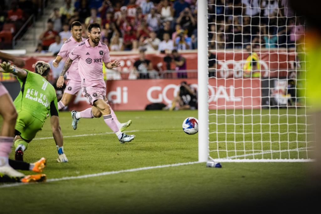 Inter Miami Forward Lionel Messi (10) scores