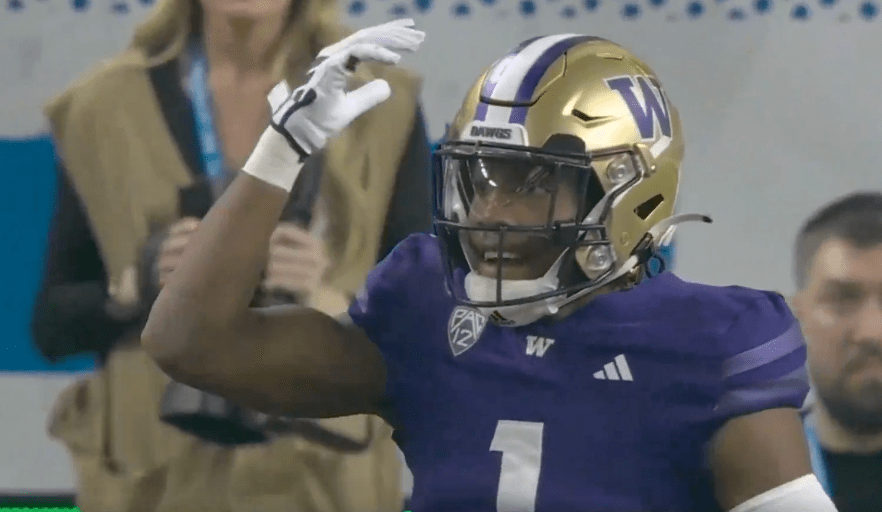 The Washington defender was beside himself after the call that went Oregon's way.