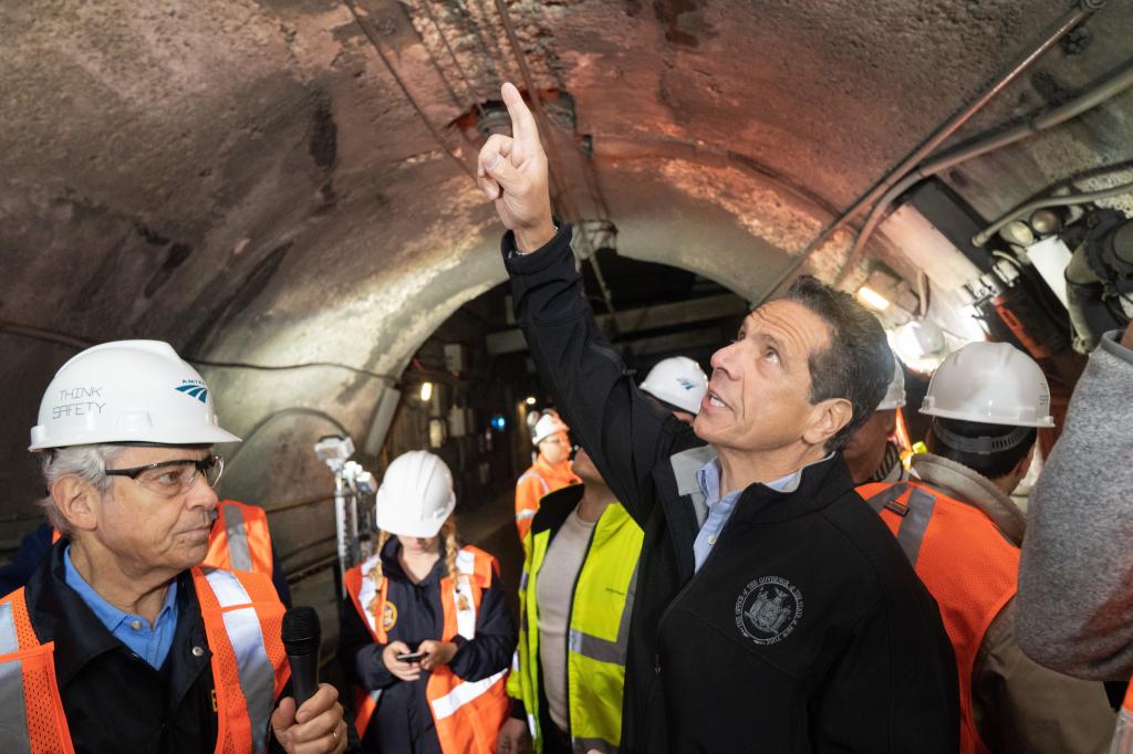 Andrew Cuomo tours Gateway Tunnel in N. Bergen, NJ in 2018.