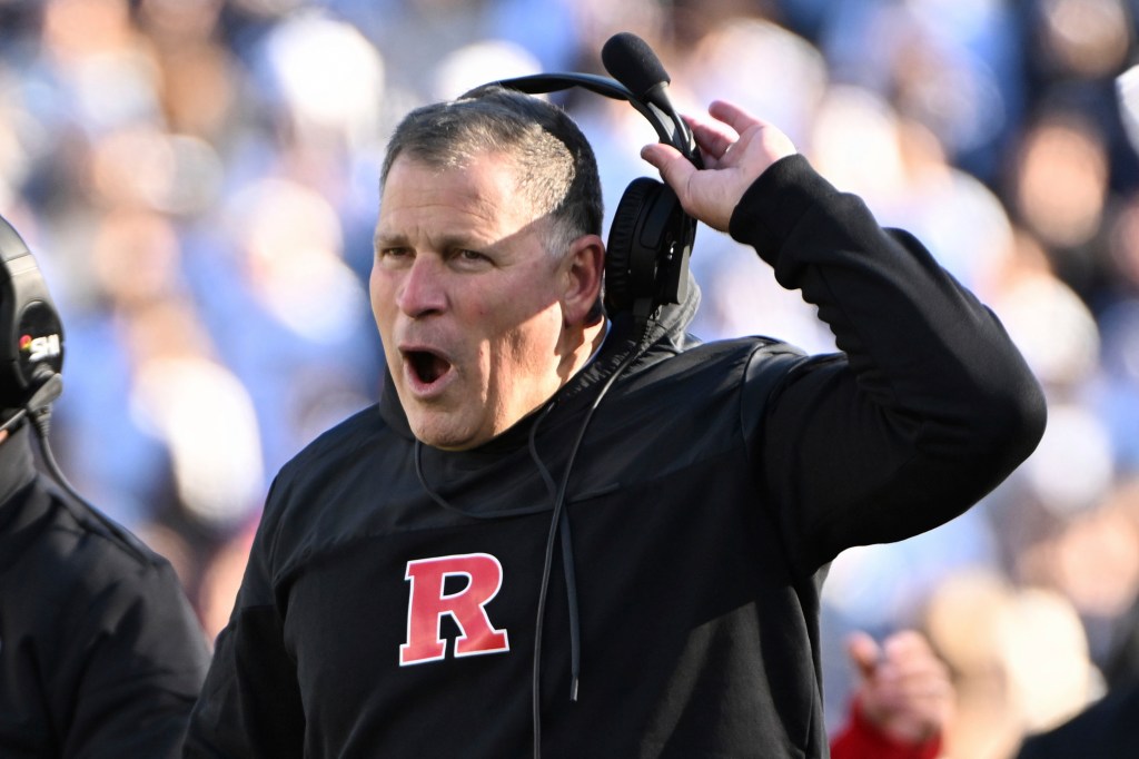 Greg Schiano signed a contract extension with Rutgers. 