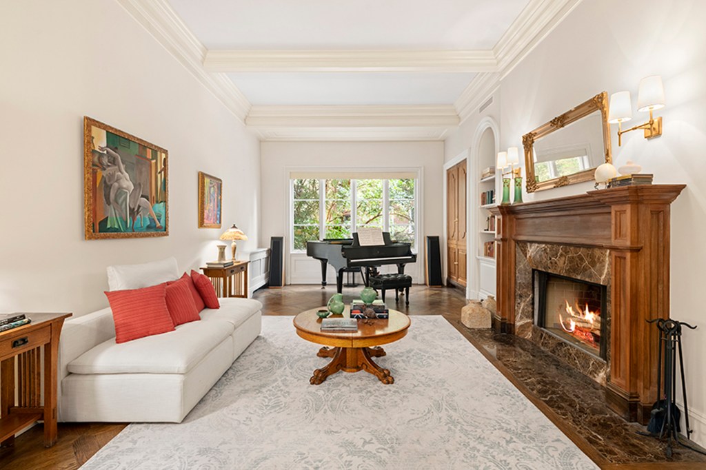 the living room at 51 West 95th Street 