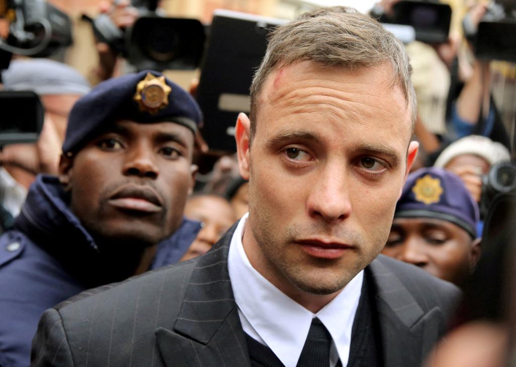 Oscar Pistorius leaves court 