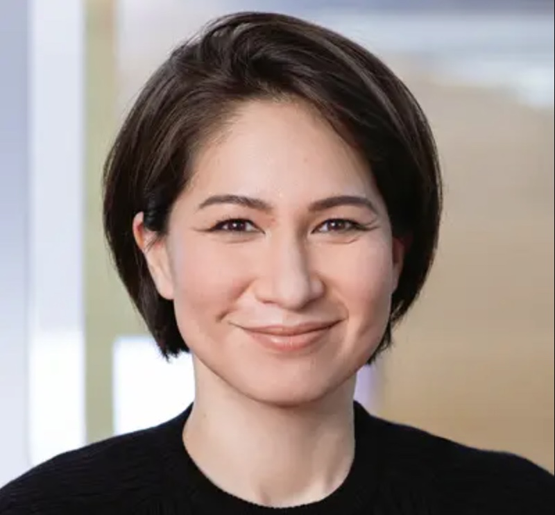 Barbara Peng is the President of Insider Intelligence, the research company formed in 2020 from the merger of eMarketer Inc. and Insider's Business Insider Intelligence group.