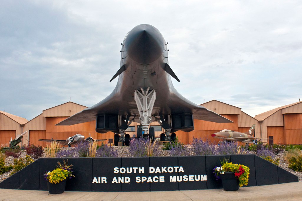 Statue of a jet.