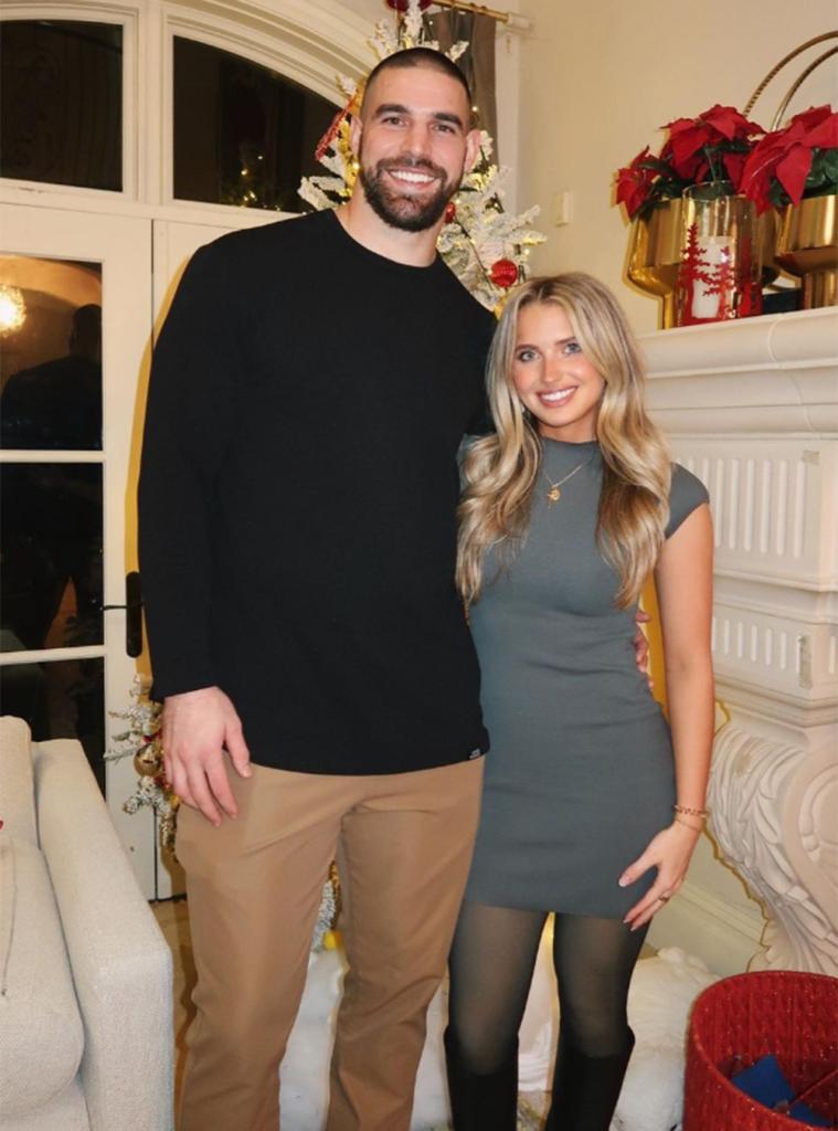 Mark Andrews and Elena Yates celebrate the holidays together in December 2023.