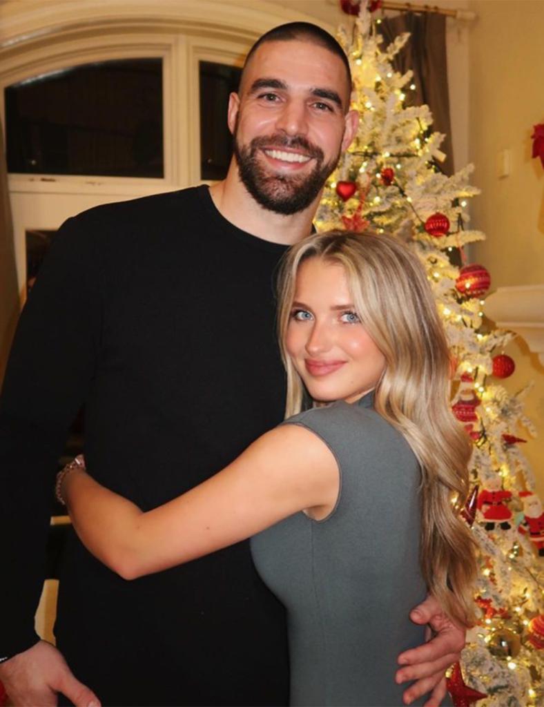 Mark Andrews and Elena Yates celebrate the holidays together in December 2023.