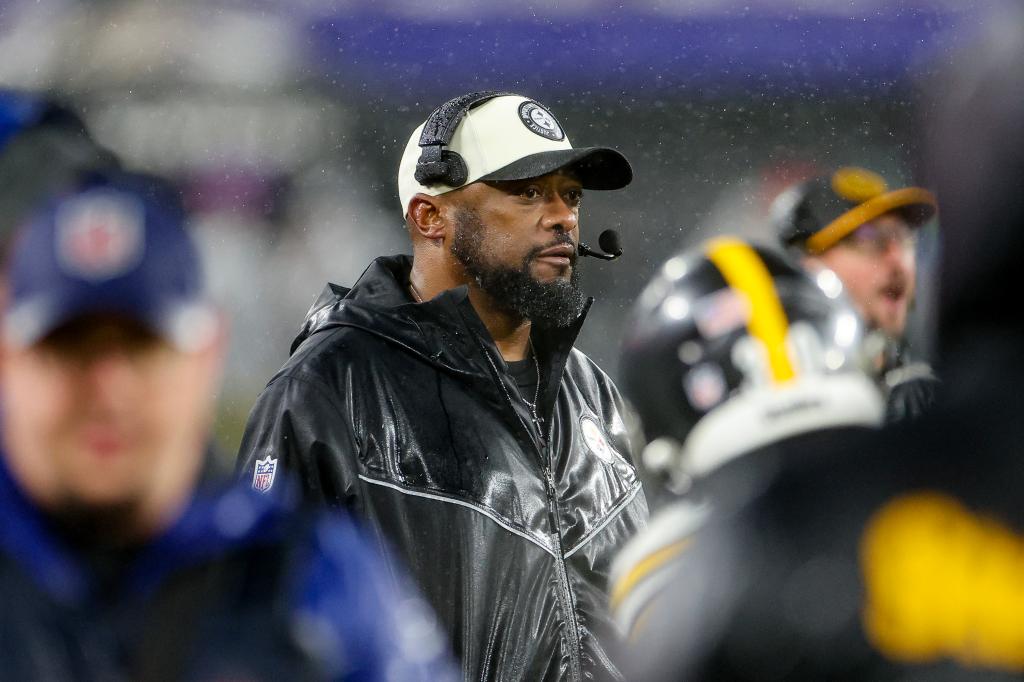 Steelers coach Mike Tomlin looks on from the sideline.