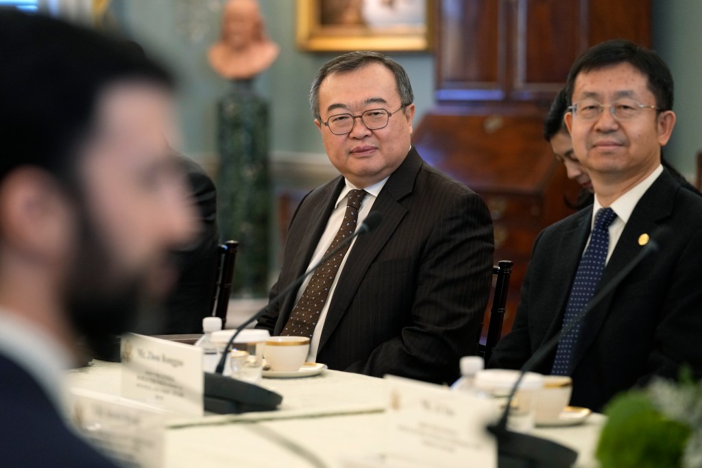 Liu Jianchao at a meeting