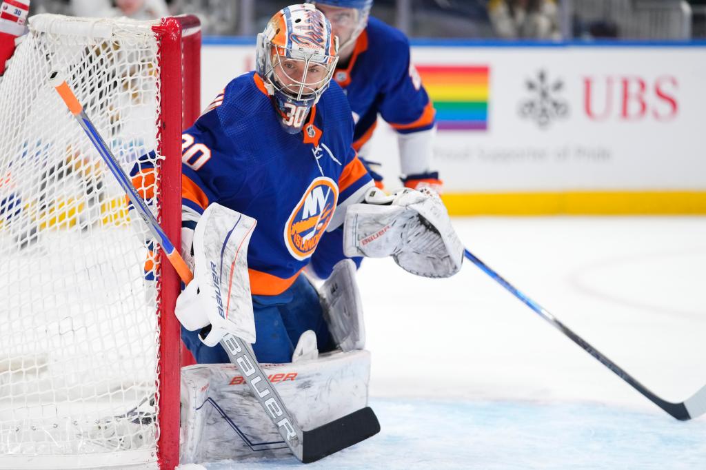 Islanders goalie Ilya Sorokin tracks the puck during a game against the Golden Knights.