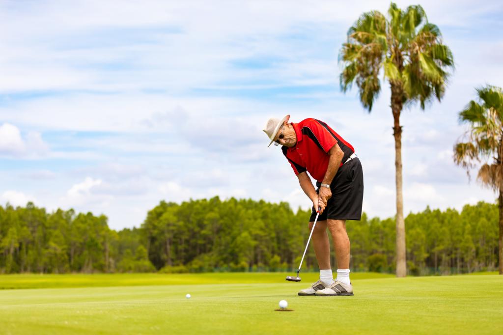 WalletHub said that Florida has one of the lowest death rates for people aged 65 and older in the country. It also dubbed the Sunshine State a "retirement paradise" for its beaches, golf courses and country clubs.