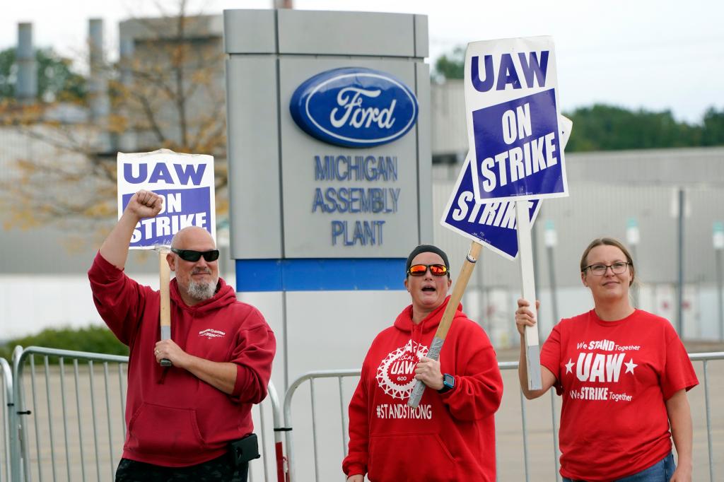 United Auto Workers members in Michigan picketing in September.