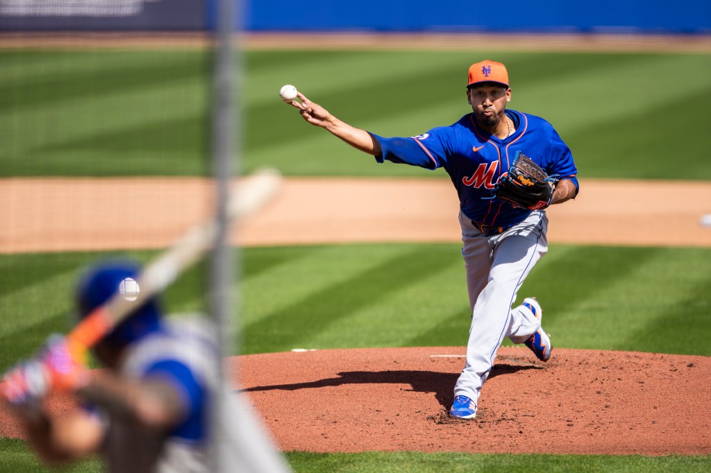 Edwin Diaz throws live batting practice during Mets practice on Feb. 15 2024. 