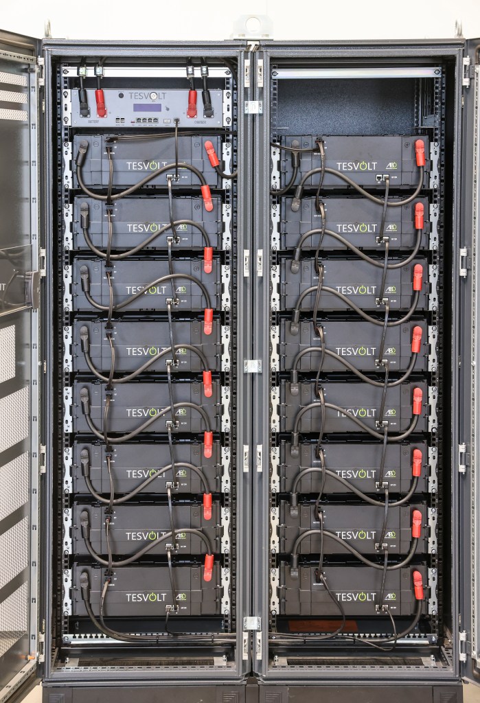 A key problem of the "green hydrogen" plan is finding ways to store the resulting energy in battery centers such as this one.