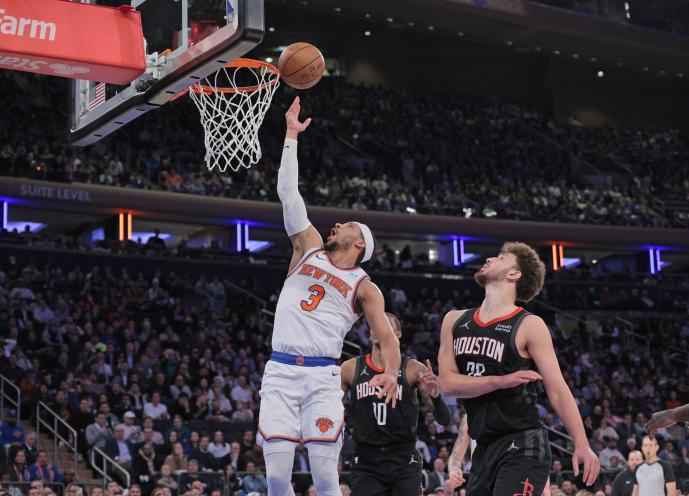 Josh Hart and the Knicks go for the sweep of the Rockets on Monday.