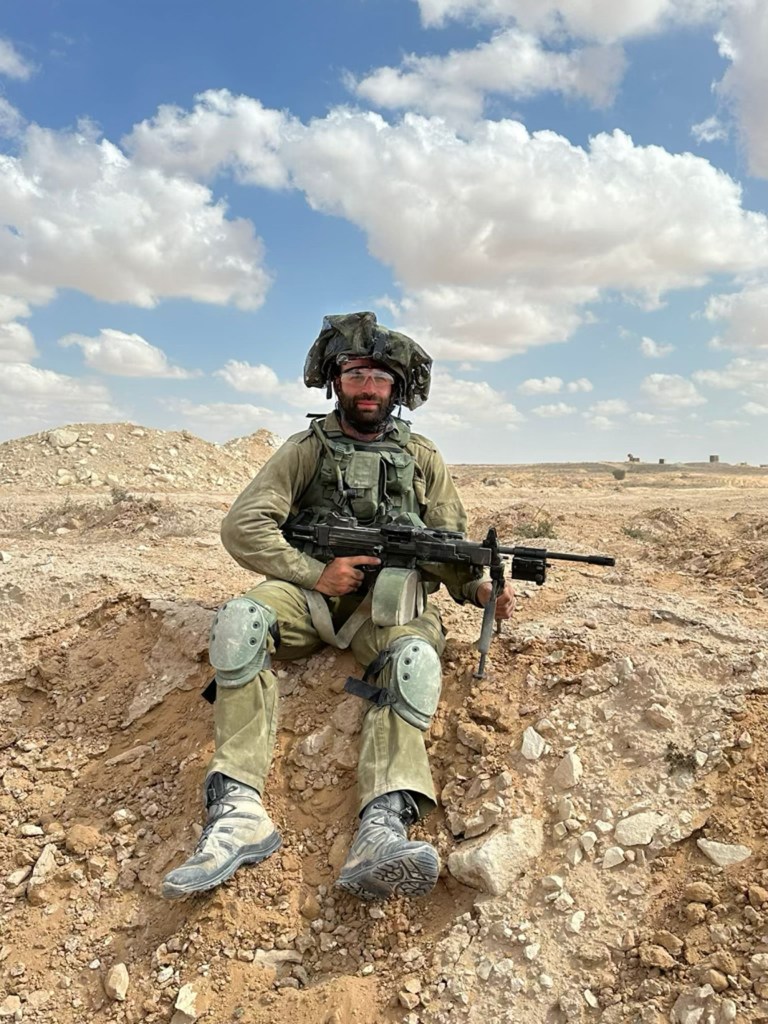 Tech startup founder Noy Leyb claims the dating app Hinge banned him after he posted a picture of himself in his Israeli military uniform with a gun.