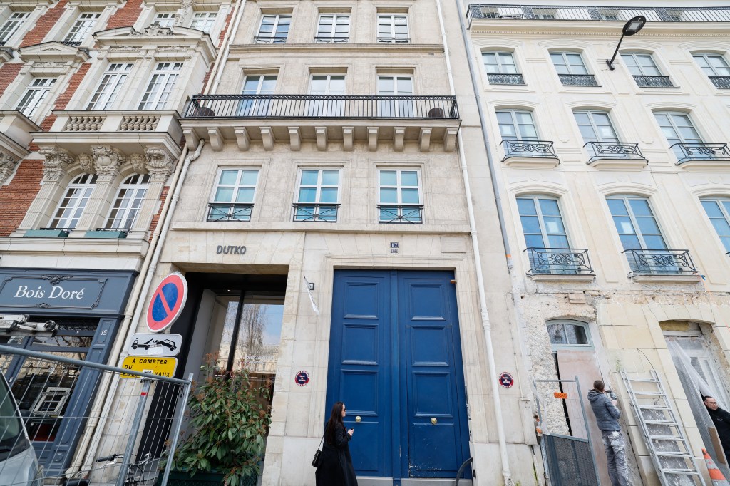 karl lagerfeld paris apartment sold