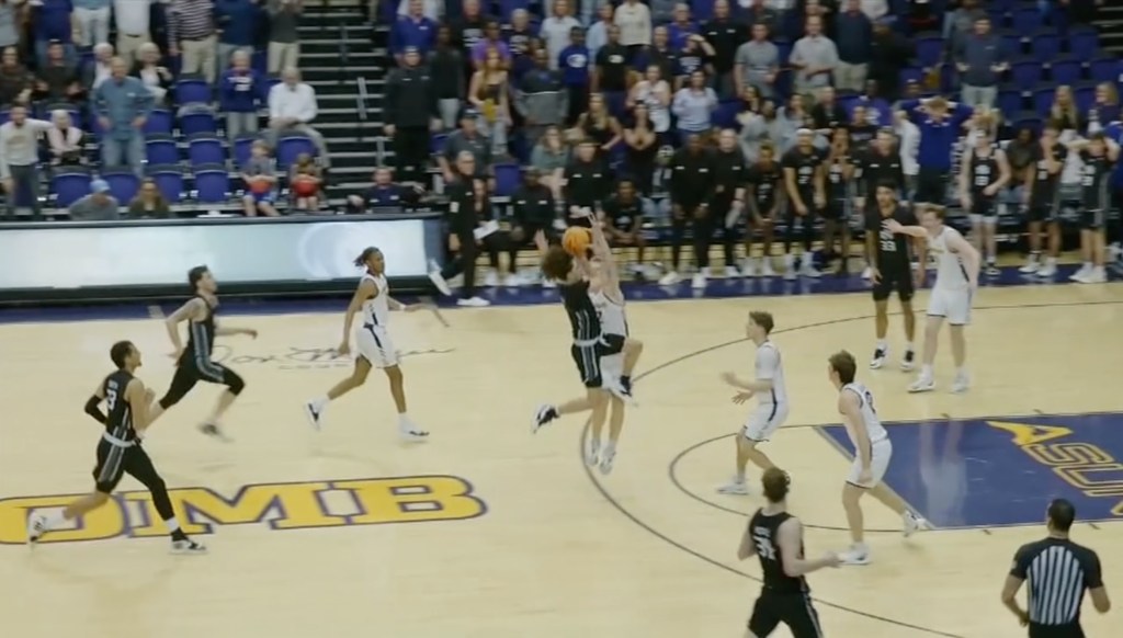 KJ Johnson's buzzer-beater gives North Alabama the win