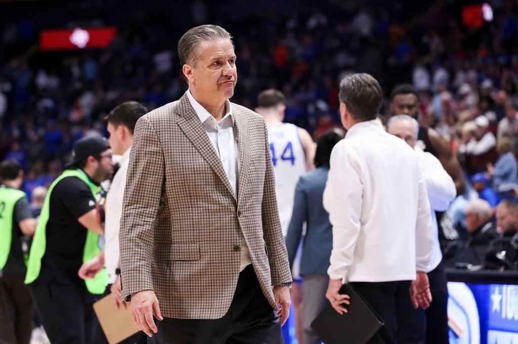 John Calipari leads a talented Kentucky program that bettors love. 