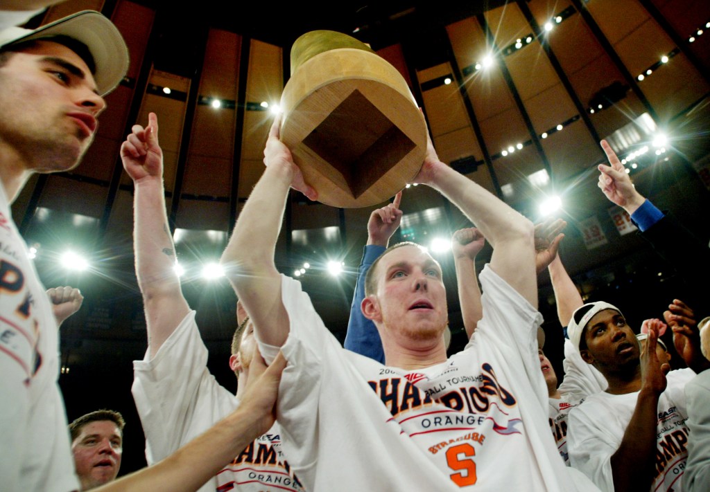 Gerry McNamara holds the Big East trophy after winning the conference tournament in 2006.